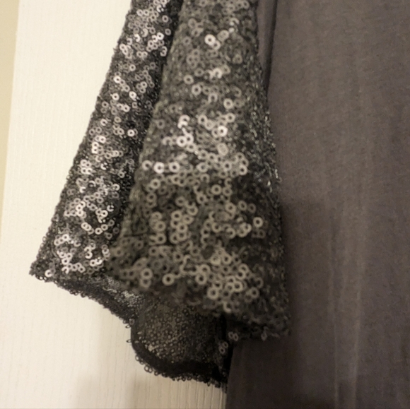 Grey American Eagle t-shirt with sequin sleeves NWOT - Picture 2 of 3